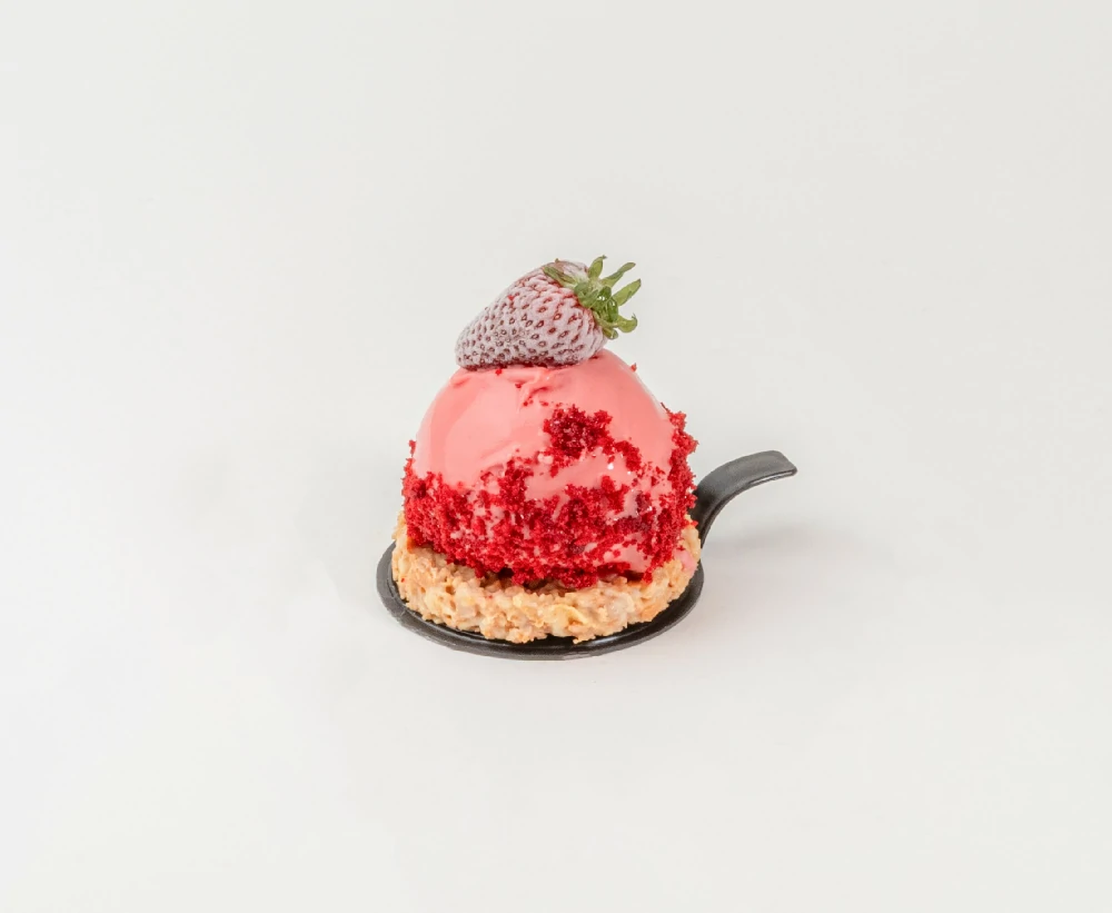 Resources/1/قطعة من آيس كريم الفراولة.webp